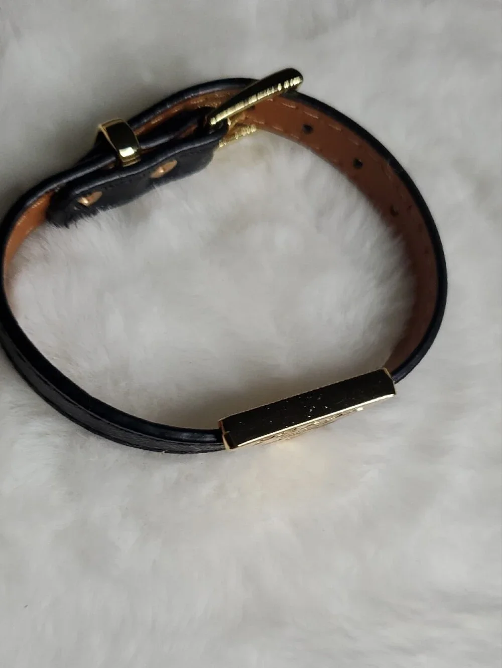 Fashion Black Bracelet with Gold Triangle Plaque